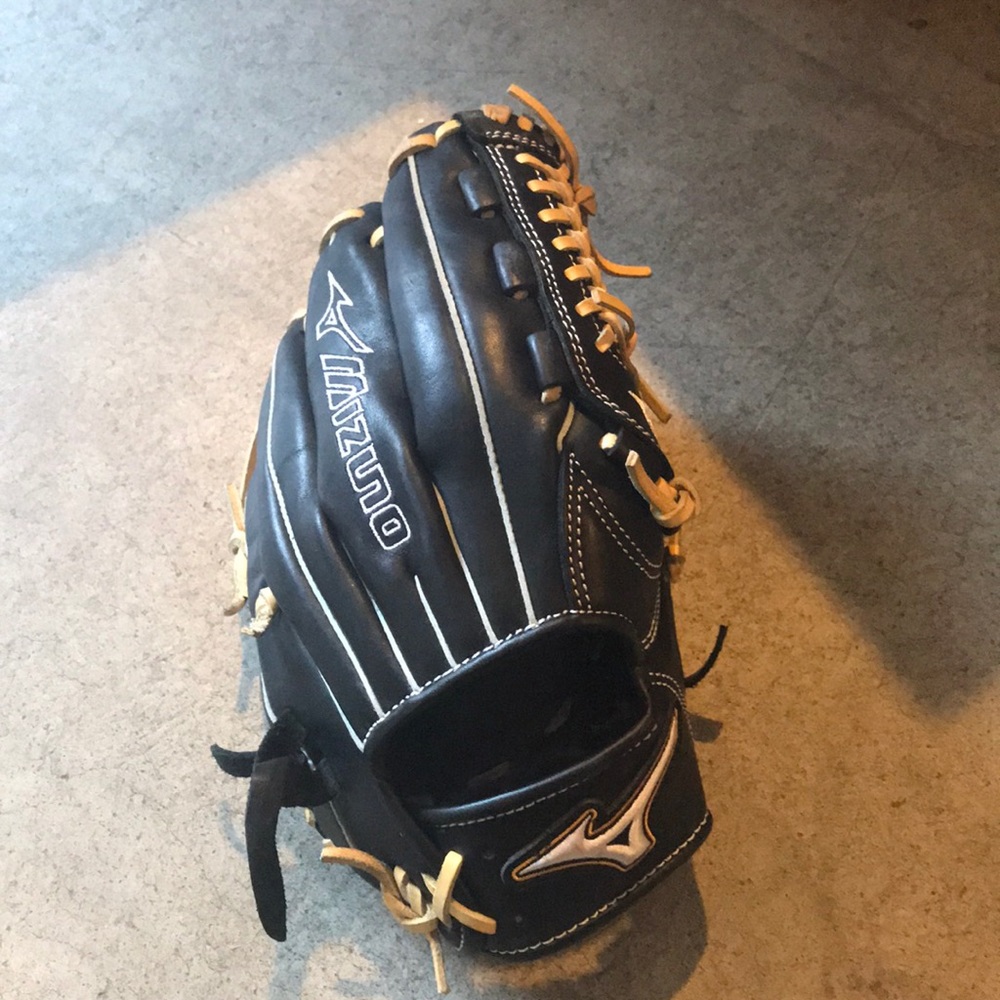 Baseball glove